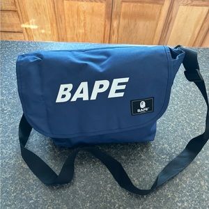BAPE 🦍 HAPPY NEW YEAR MEN’S CLASSIC BAG NAVY BLUE & BAPE PLASTIC BAG